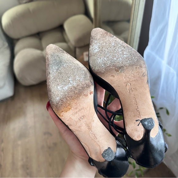 Manolo Blahnik Pointed Office Siren Heels - Picture 5 of 5
